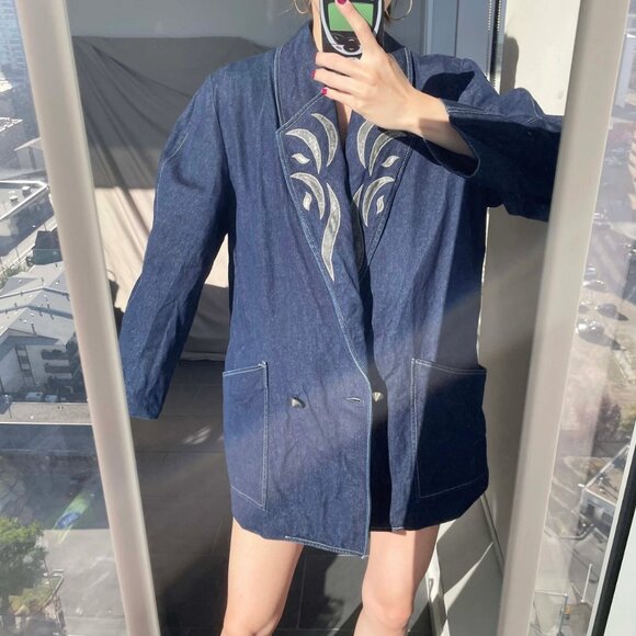 Vintage Embroidered Denim Jacket: Oversized 90s Jean Coat (M-XL) - Picture 3 of 9